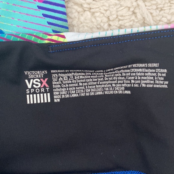 VSX Sport Knockout by Victoria’s Secret Capri Leggings - Picture 4 of 5